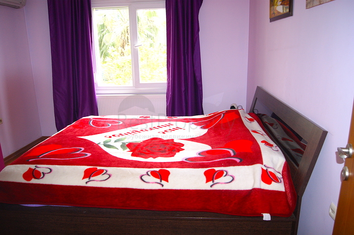 Пентхаус 2+1 с выходом в сад в комплексе 500 м до моря