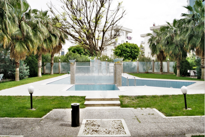 Пентхаус 2+1 с выходом в сад в комплексе 500 м до моря