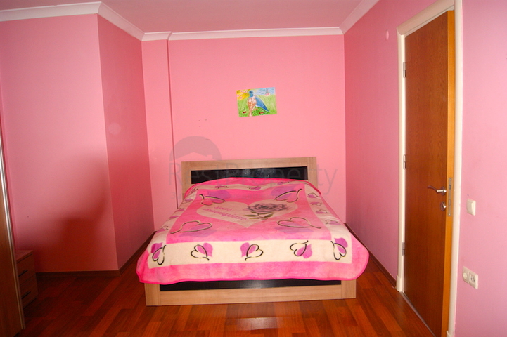 Пентхаус 2+1 с выходом в сад в комплексе 500 м до моря