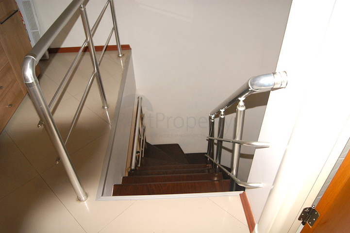 Пентхаус 2+1 с выходом в сад в комплексе 500 м до моря