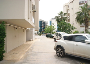 Пентхаус 2+1 с выходом в сад в комплексе 500 м до моря