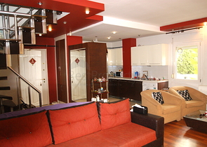 Пентхаус 2+1 с выходом в сад в комплексе 500 м до моря