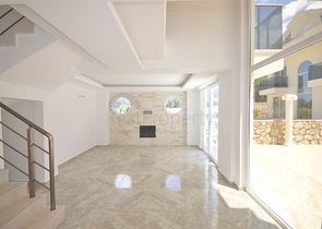 Трехэтажная вилла в Фетхие