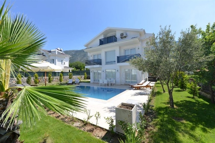 Вилла с частным бассейном в Фетхие