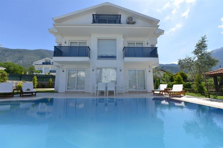 Вилла с частным бассейном в Фетхие