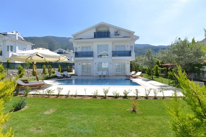 Вилла с частным бассейном в Фетхие