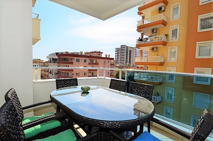 Просторные апартаменты в современном комплексе Махмутлара