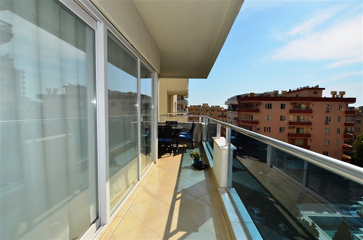 Просторные апартаменты в современном комплексе Махмутлара