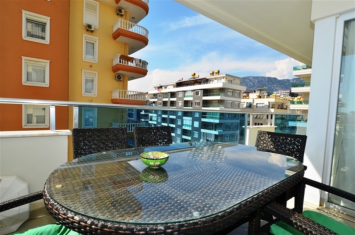 Просторные апартаменты в современном комплексе Махмутлара