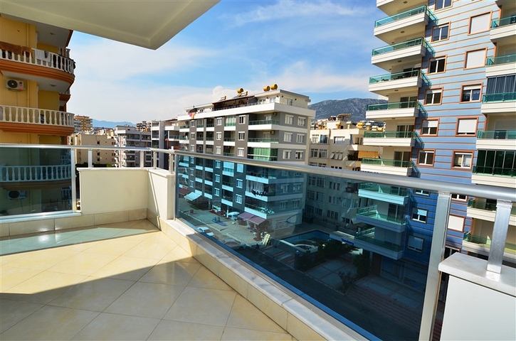 Просторные апартаменты в современном комплексе Махмутлара