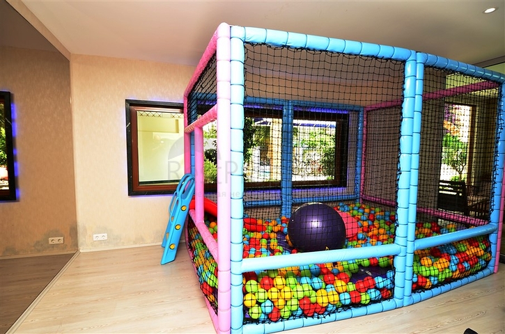 Просторные апартаменты в современном комплексе Махмутлара