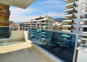 Просторные апартаменты в современном комплексе Махмутлара