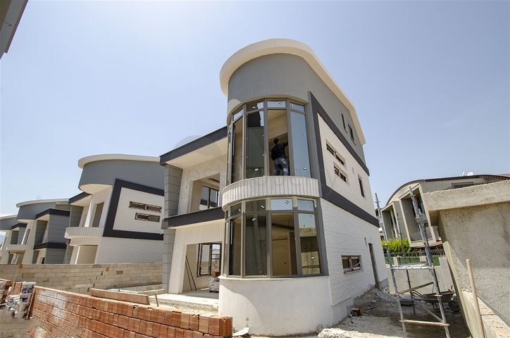 Виллы 5+1 с личным бассейном в Коньяалты Анталья