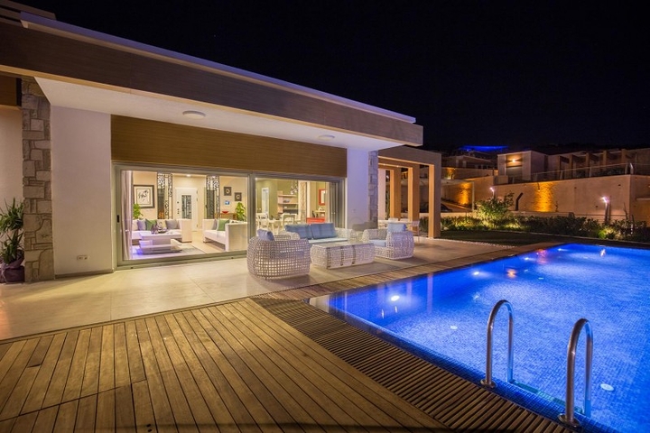 Люксовая вилла с видом на море в Бодруме