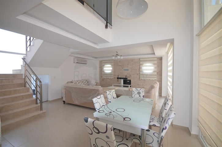 Трёхэтажная вилла в классическом стиле в Фетхие