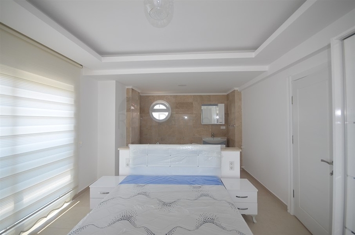 Трёхэтажная вилла в классическом стиле в Фетхие