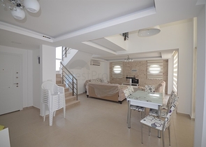 Трёхэтажная вилла в классическом стиле в Фетхие