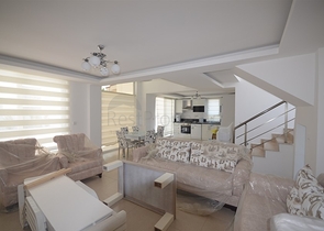 Трёхэтажная вилла в классическом стиле в Фетхие