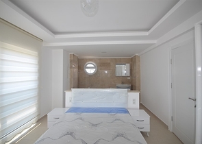 Трёхэтажная вилла в классическом стиле в Фетхие