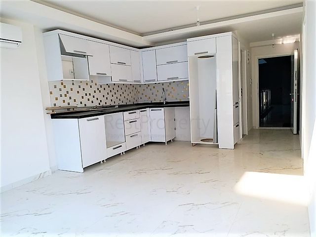 Квартира планировкой 1+1 рядом с песчаным пляжем