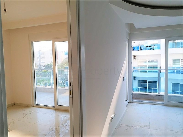 Квартира планировкой 1+1 рядом с песчаным пляжем