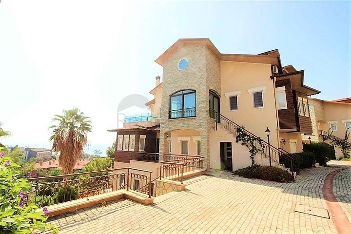 Четырехкомнатная квартира на Средиземноморском побережье