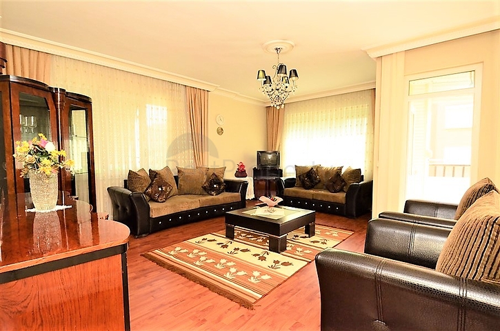 Трехкомнатная квартира в туристической Аланье