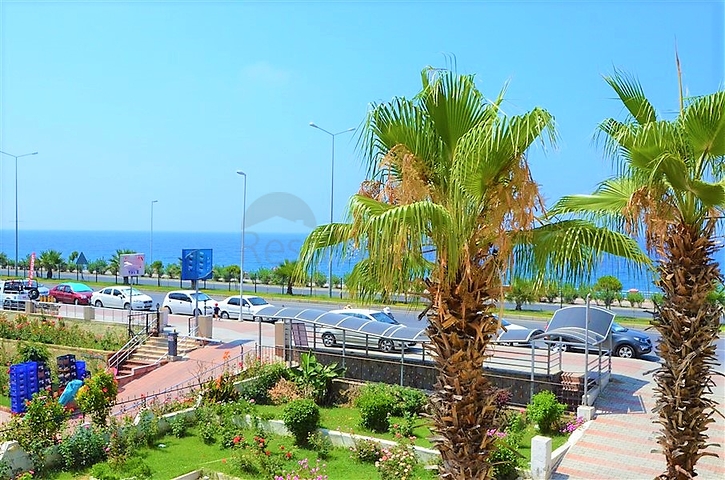 Квартира на первой линии с видом на лазурный берег