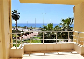 Квартира на первой линии с видом на лазурный берег