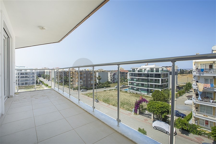 Новый комплекс у одного из лучших песчаных пляжей Алании