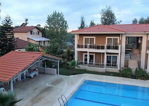 Квартиры 2+1 с мебелью 200 м до моря в Чамьюва Кемере