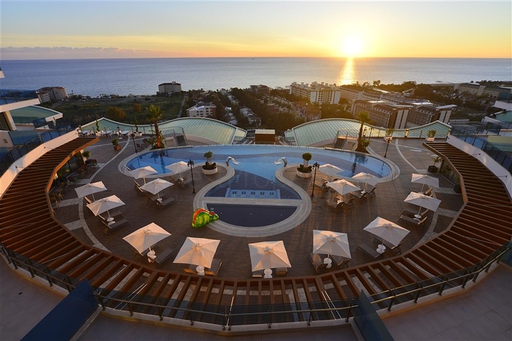 Роскошные апартаменты 1+1 в Конаклы