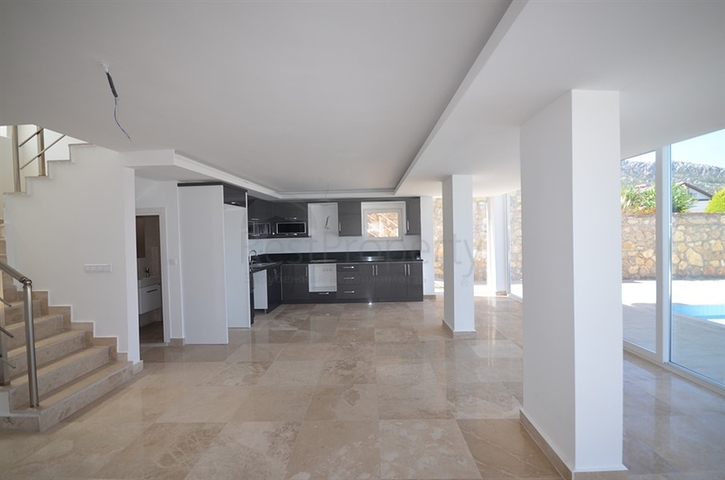 Вилла с четырьмя спальнями в районе Оваджик, Фетхие