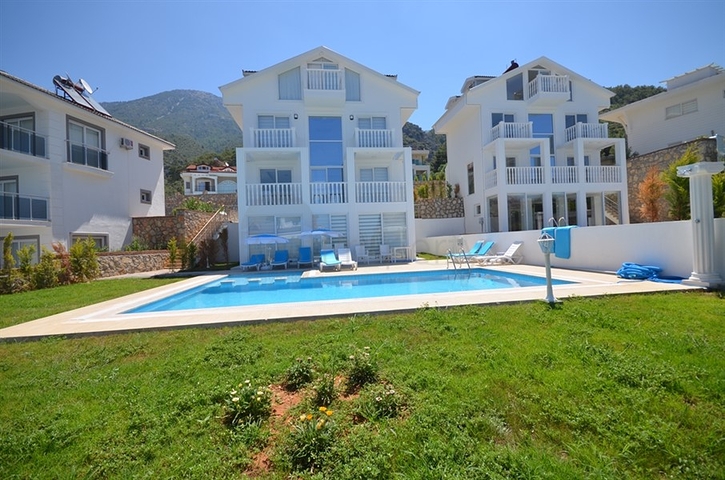 Вилла с четырьмя спальнями в районе Оваджик, Фетхие