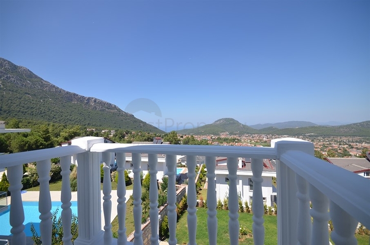 Вилла с четырьмя спальнями в районе Оваджик, Фетхие