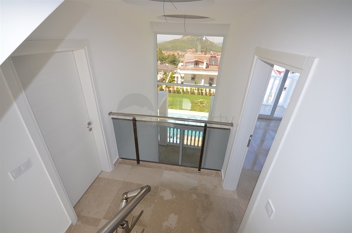 Вилла с четырьмя спальнями в районе Оваджик, Фетхие