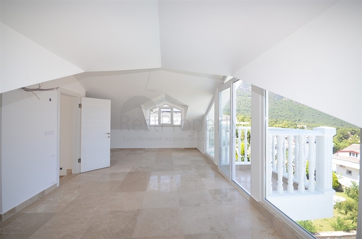 Вилла с четырьмя спальнями в районе Оваджик, Фетхие