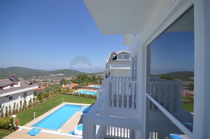 Вилла с четырьмя спальнями в районе Оваджик, Фетхие