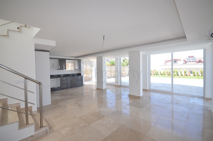 Вилла с четырьмя спальнями в районе Оваджик, Фетхие