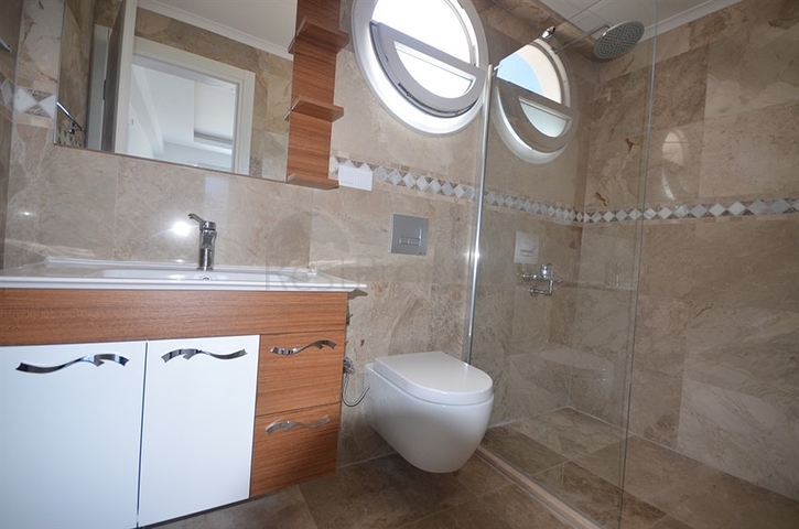 Вилла с четырьмя спальнями в районе Оваджик, Фетхие