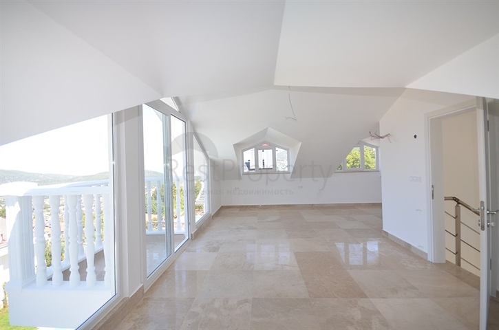 Вилла с четырьмя спальнями в районе Оваджик, Фетхие