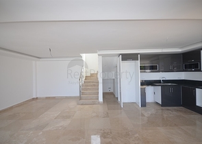 Вилла с четырьмя спальнями в районе Оваджик, Фетхие