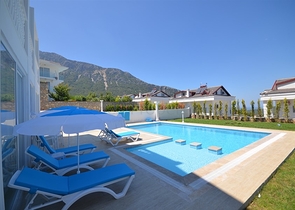 Вилла с четырьмя спальнями в районе Оваджик, Фетхие