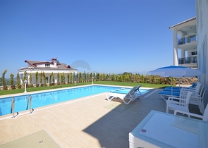 Вилла с четырьмя спальнями в районе Оваджик, Фетхие