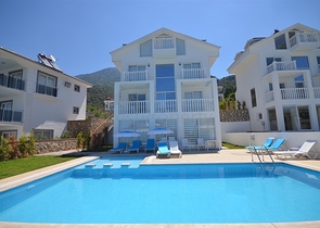 Вилла с четырьмя спальнями в районе Оваджик, Фетхие