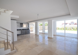 Вилла с четырьмя спальнями в районе Оваджик, Фетхие