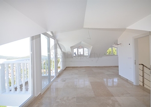 Вилла с четырьмя спальнями в районе Оваджик, Фетхие