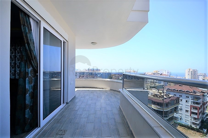 Просторные апартаменты в Махмутларе