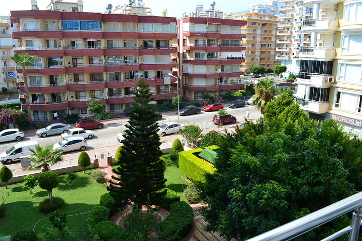 Трёхкомнатная квартира на первой береговой линии