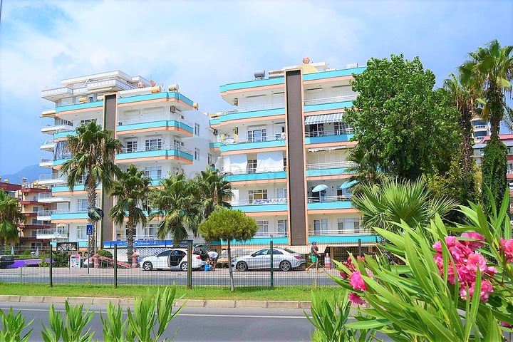 Трёхкомнатная квартира на первой береговой линии